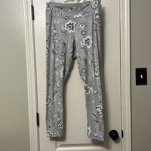 Old Navy XL leggings.   Very, white and Black floral print